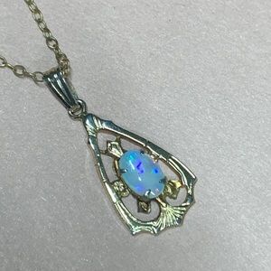 Antique Australian Opal pendant in 12k gold